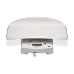 Báscula pesa bebé digital Seca 384 con bandeja desmontable, grado médico Clase III, sobre fondo blanco